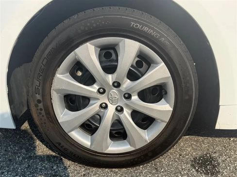 Used 2021 Toyota Corolla LE FWD image 35