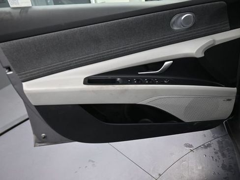 Used 2024 Hyundai Elantra Limited FWD image 20