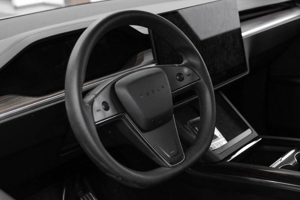 Used 2024 Tesla Model X AWD/4WD image 17