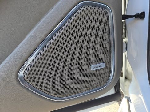 Used 2017 GMC Yukon XL SLT w/ Open Road Package image 10