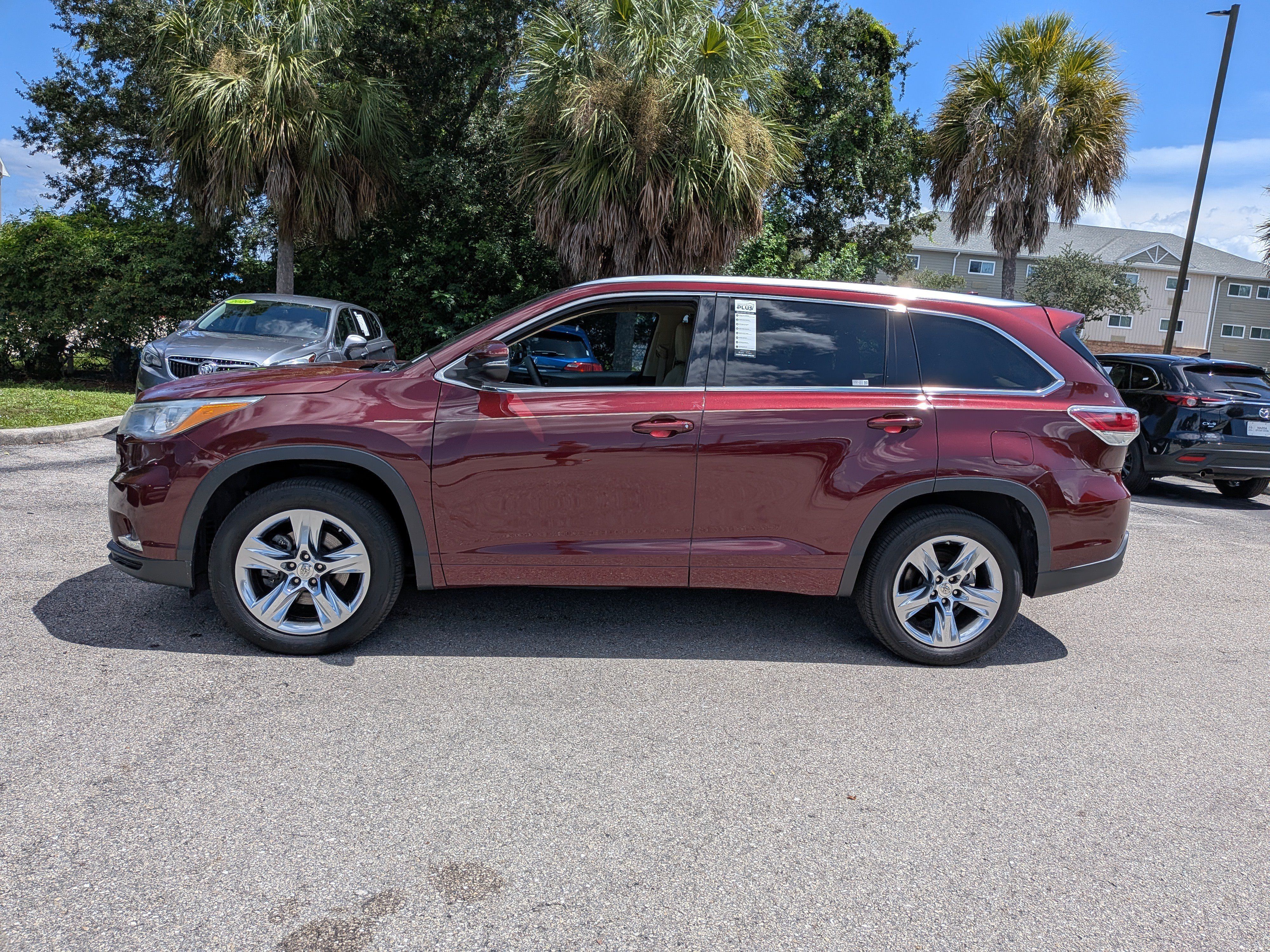 Used 2015 Toyota Highlander Limited w/ Driver Technology Package FWD image 7