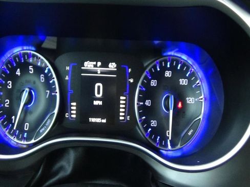 Used 2020 Chrysler Pacifica Touring w/ Tire & Wheel Group image 24