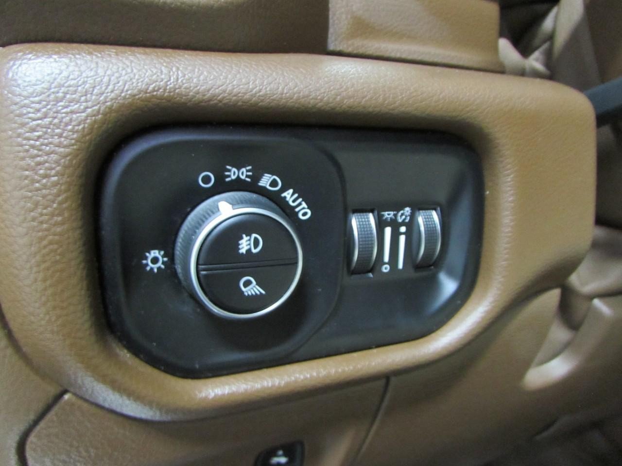 Used 2021 RAM 1500 Laramie AWD/4WD image 23