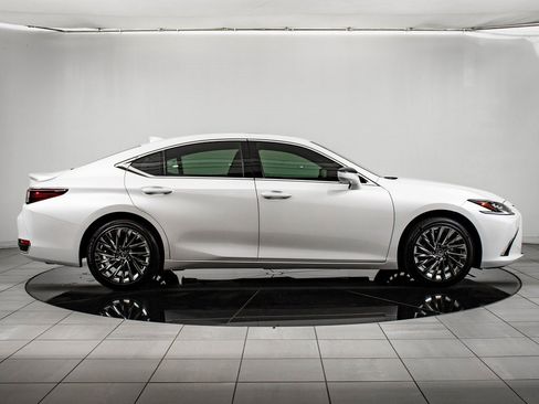 Certified 2025 Lexus ES 300h Ultra Luxury w/ Accessory Package (Z1) image 11