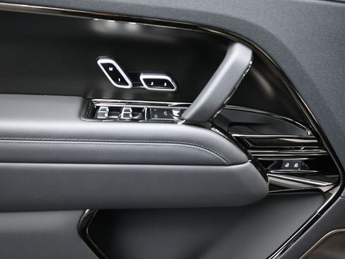 Used 2025 Land Rover Range Rover Sport SV Edition Two image 21