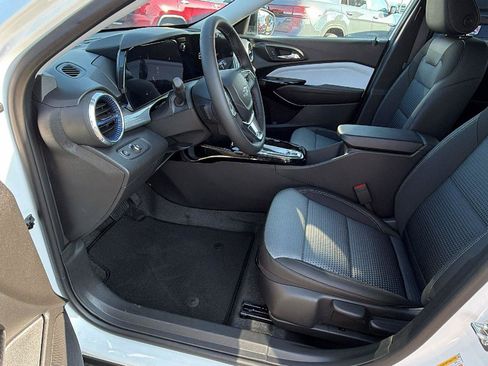 New 2026 Chevrolet Trax LT w/ Driver Confidence Package FWD image 16