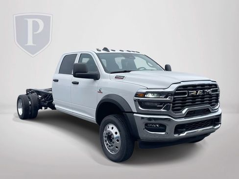 New 2026 RAM 5500 Tradesman w/ Chrome Appearance Group image 2