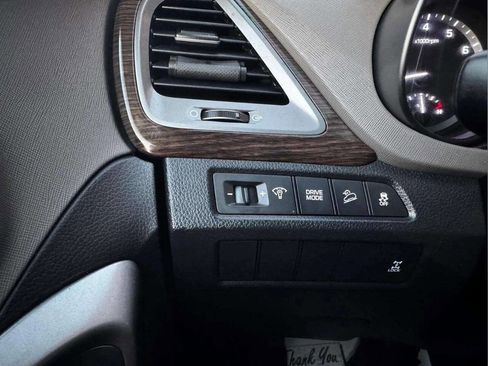 Used 2017 Hyundai Santa Fe Sport image 17
