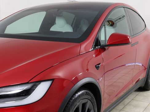 Used 2023 Tesla Model X image 44