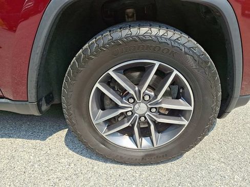 Used 2017 Jeep Grand Cherokee Limited AWD/4WD image 14