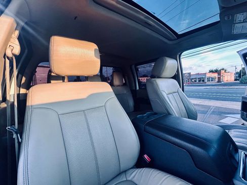 Used 2014 Ford F250 Lariat image 34