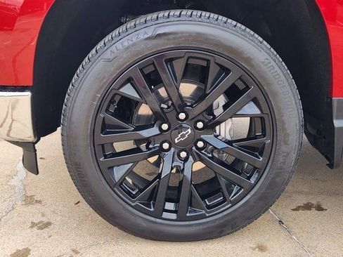 Used 2024 Chevrolet Silverado 1500 LT w/ Convenience Package II image 17