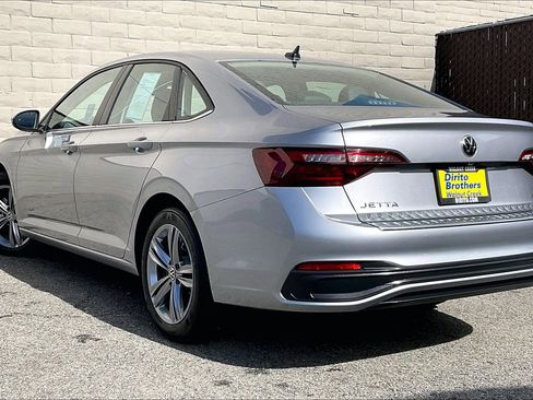 Certified 2024 Volkswagen Jetta SE image 10