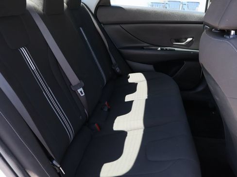 Used 2024 Hyundai Elantra SEL FWD image 25