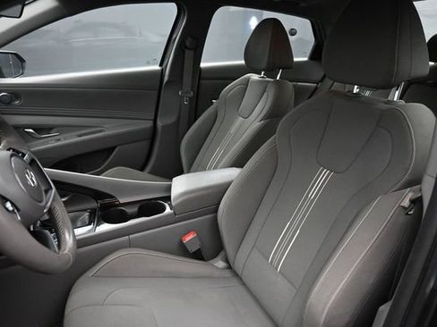 Used 2025 Hyundai Elantra SEL FWD image 13