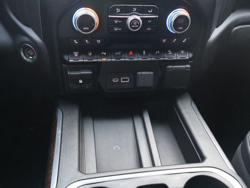 Used 2021 GMC Sierra 2500 Denali w/ Denali Black Diamond Edition image 18