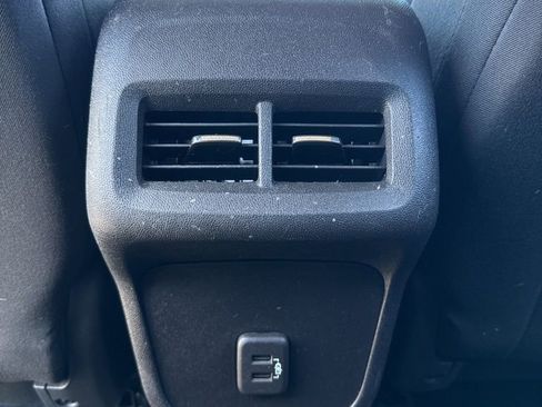 Used 2019 Chevrolet Equinox LT image 19