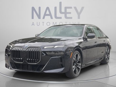 Used 2026 BMW 750e xDrive AWD/4WD image 1