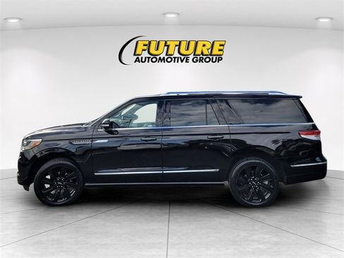 Used 2022 Lincoln Navigator L Reserve image 8