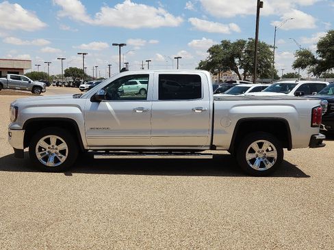 Used 2018 GMC Sierra 1500 SLT w/ Enhanced Driver Alert Package RWD image 2