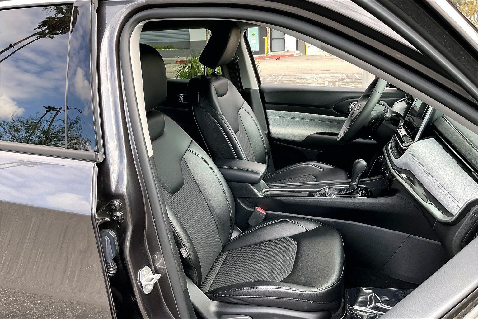 Used 2022 Jeep Compass Latitude AWD/4WD image 7