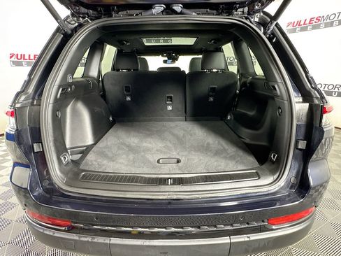 Used 2024 Jeep Grand Cherokee Limited w/ Black Appearance Package image 27