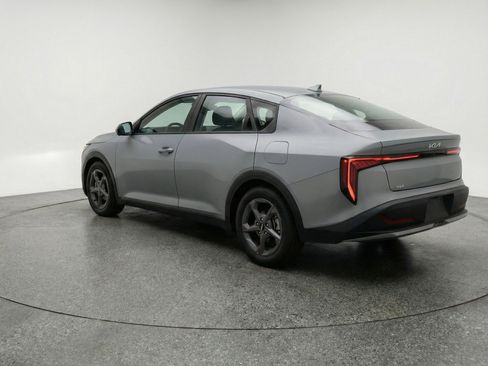 Used 2025 Kia K4 LXS image 6