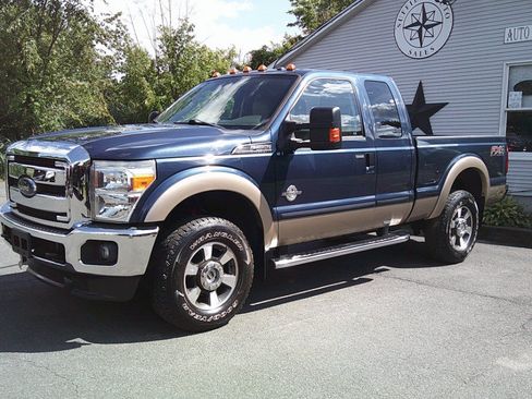 Used 2014 Ford F350 Lariat w/ Lariat Interior Package AWD/4WD image 2