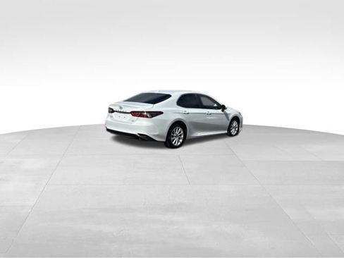 Used 2024 Toyota Camry LE w/ Convenience Package image 4