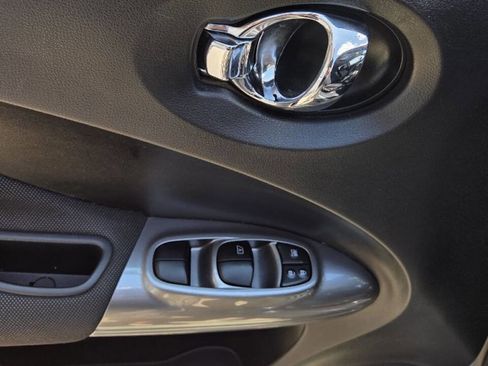 Used 2013 Nissan Juke SV image 11