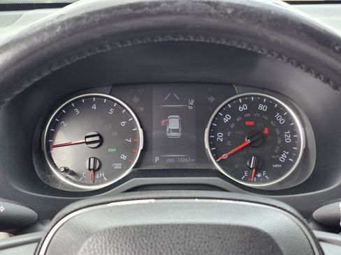 Used 2020 Toyota RAV4 XLE Premium image 11