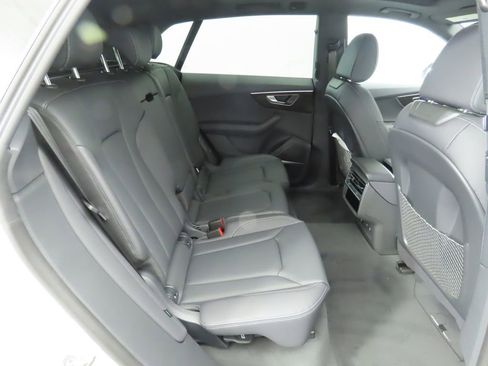 Used 2025 Audi Q8 Premium Plus w/ Premium Plus Package image 24