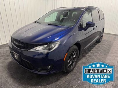 Used 2018 Chrysler Pacifica Touring-L w/ Premium Audio Group