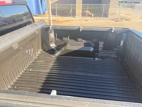 Used 2021 Chevrolet Silverado 1500 LT Trail Boss w/ LPO, Dark Essentials Package AWD/4WD image 30