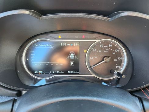 Certified 2025 Nissan Versa SR w/ Trunk Package image 31