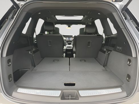 Used 2020 Cadillac XT6 Premium Luxury FWD image 8
