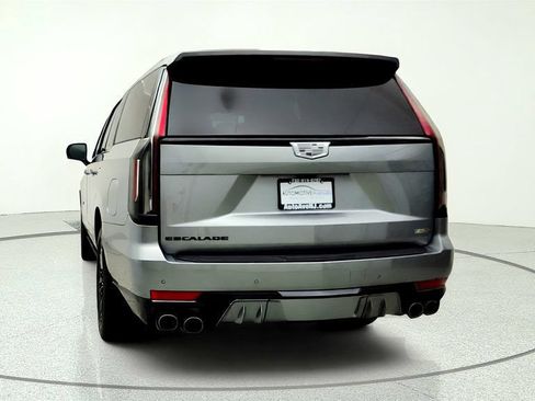 Used 2024 Cadillac Escalade ESV V w/ LPO, ONYX Package AWD/4WD image 6