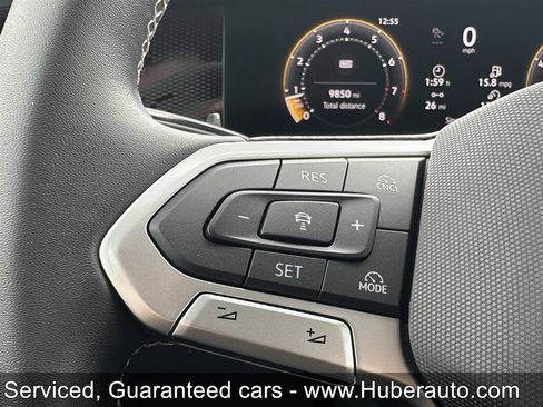 Used 2025 Volkswagen Tiguan SE AWD/4WD image 28