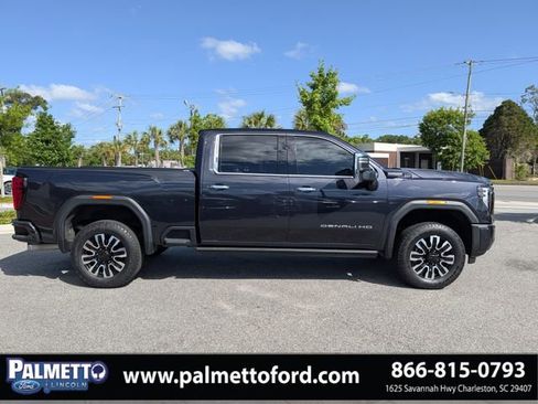 Used 2024 GMC Sierra 2500 Denali Ultimate AWD/4WD image 3