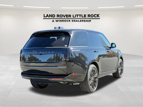 New 2025 Land Rover Range Rover SE image 2