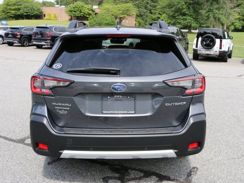 Used 2024 Subaru Outback Limited AWD/4WD image 4