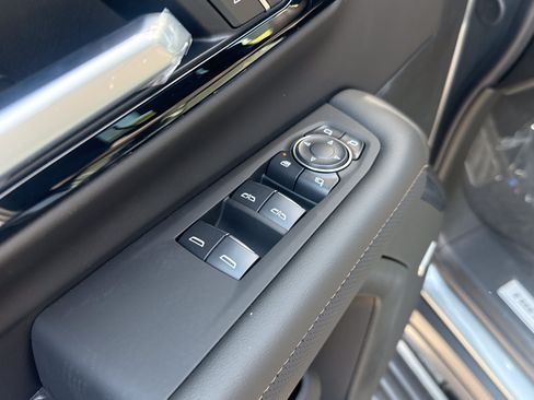 New 2026 Chevrolet Tahoe High Country AWD/4WD image 16