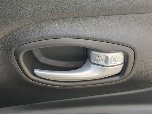 Used 2023 Jeep Renegade Latitude image 48