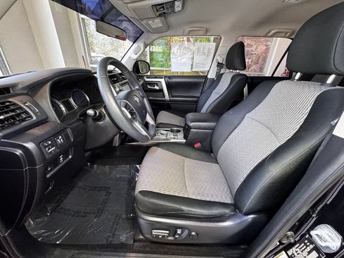 Used 2019 Toyota 4Runner SR5 AWD/4WD image 18