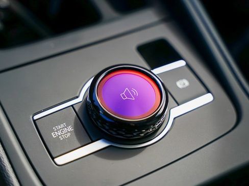 New 2025 Volkswagen Tiguan SE image 15