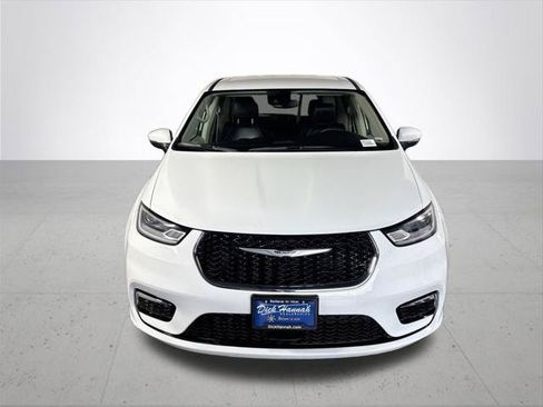 Certified 2023 Chrysler Pacifica Touring-L FWD image 3