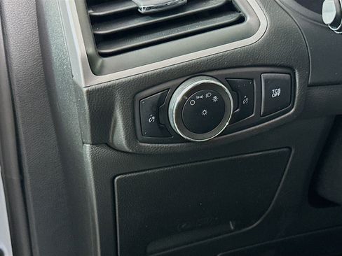 Used 2024 Ford Edge SEL image 17