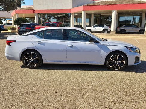 Used 2024 Nissan Altima 2.5 SR image 5