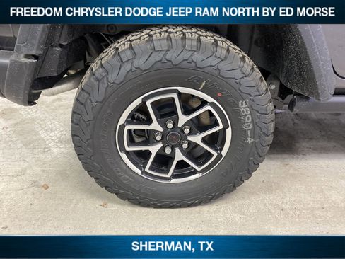 New 2025 Jeep Wrangler Unlimited Rubicon w/ Convenience Group AWD/4WD image 25