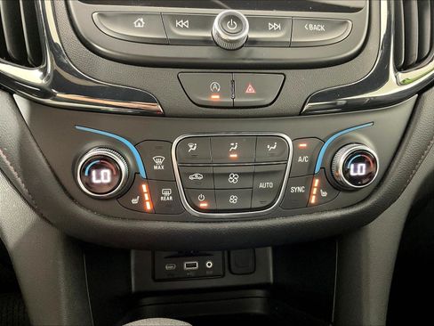 Used 2024 Chevrolet Equinox RS w/ RS Leather Package FWD image 35